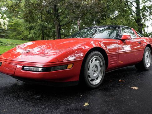 Used 1991 Chevrolet Corvette Coupe RWD image 14