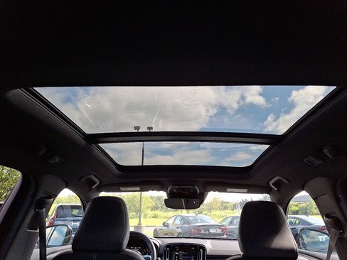 Used 2020 Volvo XC40 T5 R-Design image 14