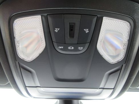 Used 2024 RAM 2500 Big Horn AWD/4WD image 32