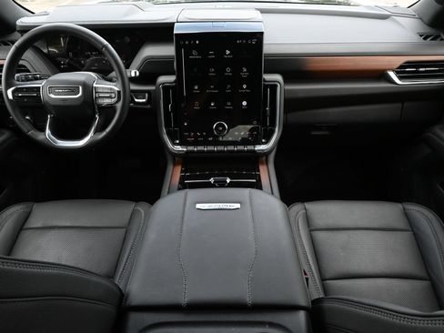 Used 2025 GMC Yukon Denali w/ Sun & Power Step Package RWD image 8