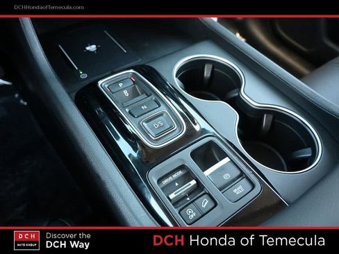 Used 2024 Honda Pilot Touring image 11