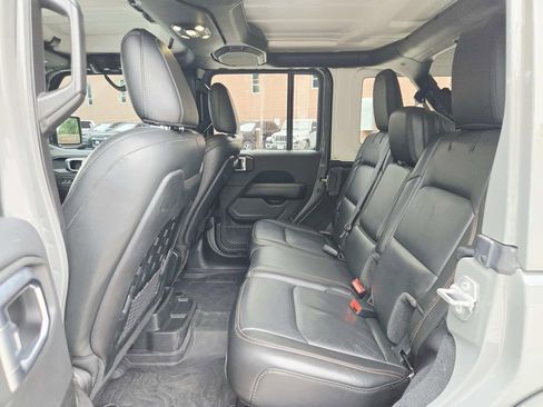 Used 2022 Jeep Wrangler Unlimited Rubicon w/ Trailer Tow Package AWD/4WD image 12