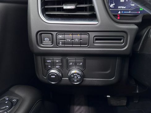 Certified 2024 GMC Yukon SLT AWD/4WD image 27