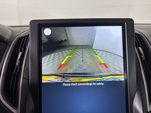 Used 2023 Ford Edge SE image 12