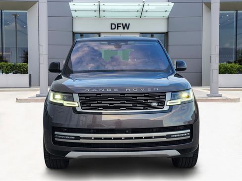 Used 2022 Land Rover Range Rover SE image 2