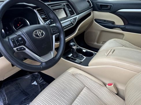 Used 2015 Toyota Highlander Plus image 4