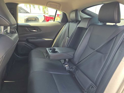 Used 2025 Toyota Prius XLE FWD image 18