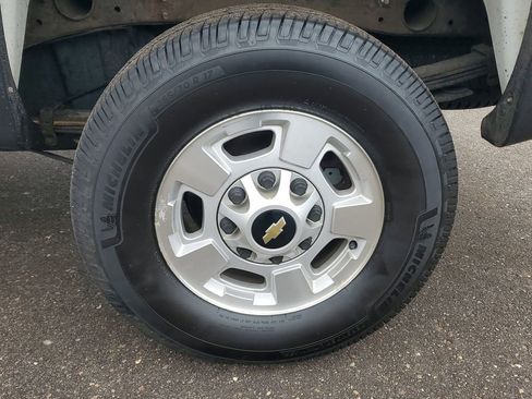 Used 2014 Chevrolet Silverado 2500 LT w/ Suspension Package, Off-Road image 5