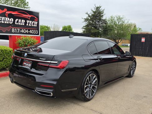 Used 2021 BMW 740i w/ M Sport Package image 8