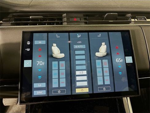 Used 2025 Land Rover Range Rover Sport SE image 17