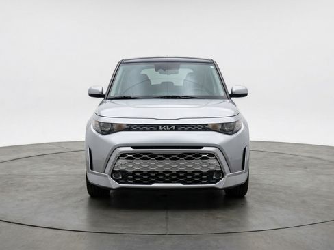 Used 2025 Kia Soul LX w/ LX Technology Package FWD image 2