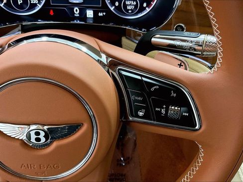 Used 2024 Bentley Continental GT image 24