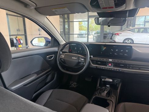 Used 2025 Kia K4 FWD image 33
