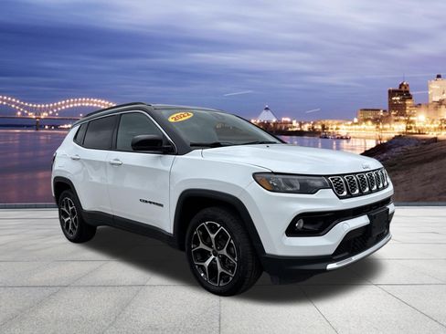 Used 2025 Jeep Compass Limited AWD/4WD image 4