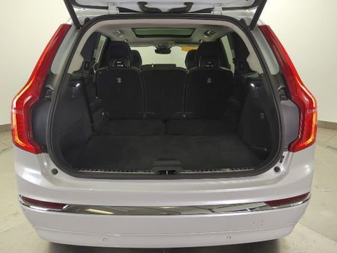 Certified 2023 Volvo XC90 B5 Plus image 31