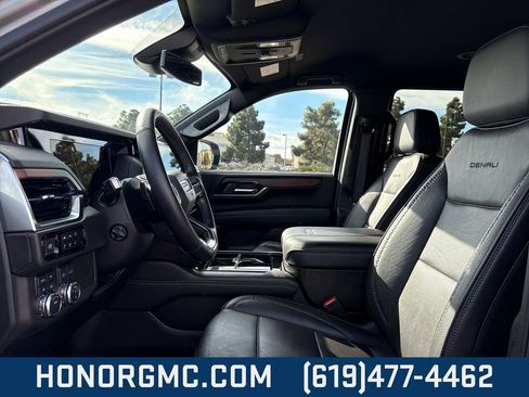 Used 2025 GMC Yukon Denali image 11