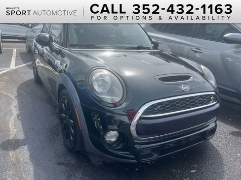 Used 2019 MINI Cooper S image 1