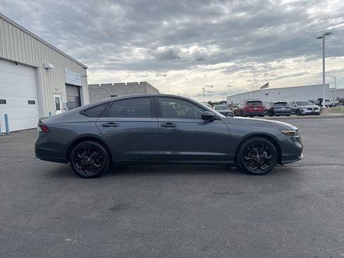 Used 2025 Honda Accord SE image 8