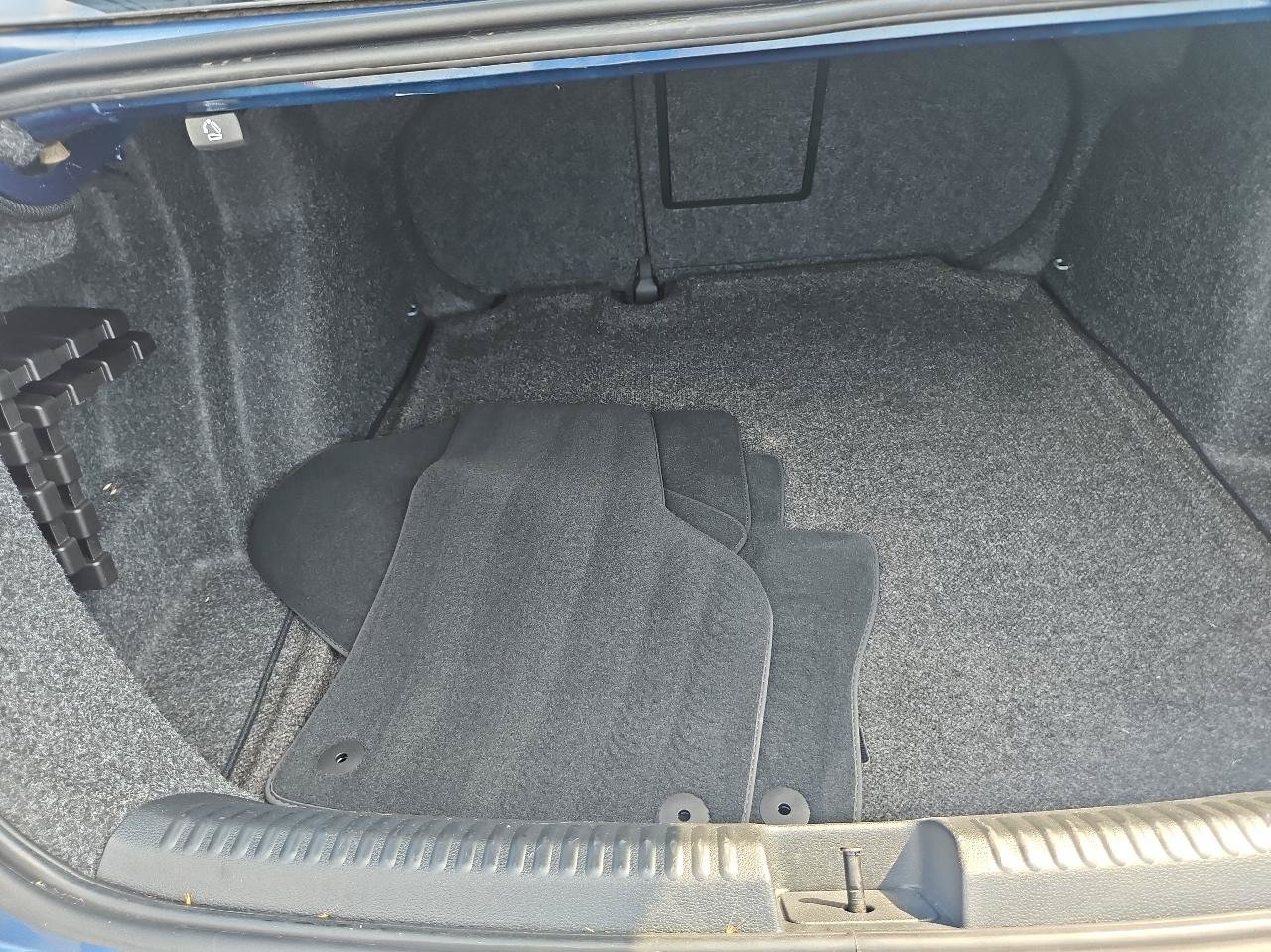 Used 2017 Volkswagen Jetta SEL FWD image 37