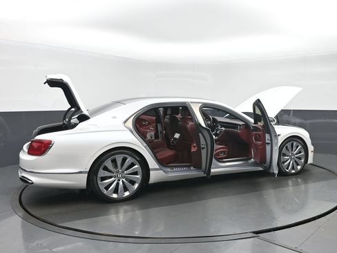 Used 2020 Bentley Flying Spur W12 AWD/4WD image 39