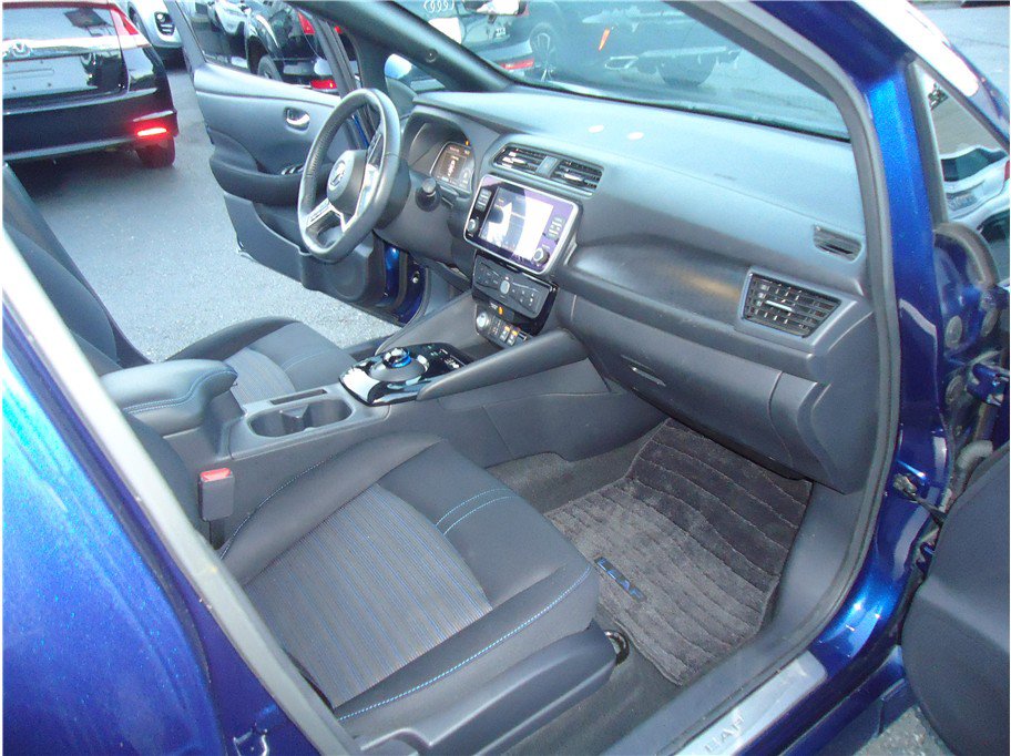 Used 2020 Nissan Leaf SV w/ SV All Weather Package FWD image 14