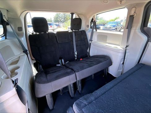 Used 2019 Dodge Grand Caravan SE w/ UConnect Hands-Free Group FWD image 28