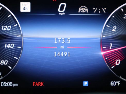 Certified 2025 Mercedes-Benz GLA 250 w/ Driver Assistance Package image 34