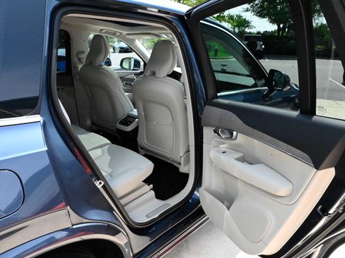 Used 2023 Volvo XC90 B6 Plus AWD/4WD image 49