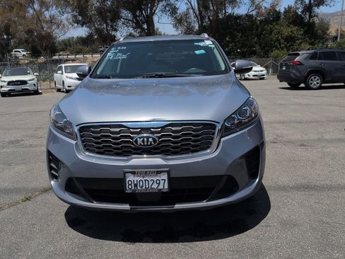 Used 2020 Kia Sorento LX w/ LX I4 Convenience Package FWD image 2