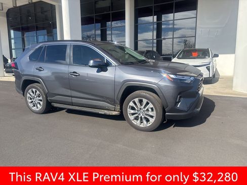 Used 2023 Toyota RAV4 XLE Premium image 9