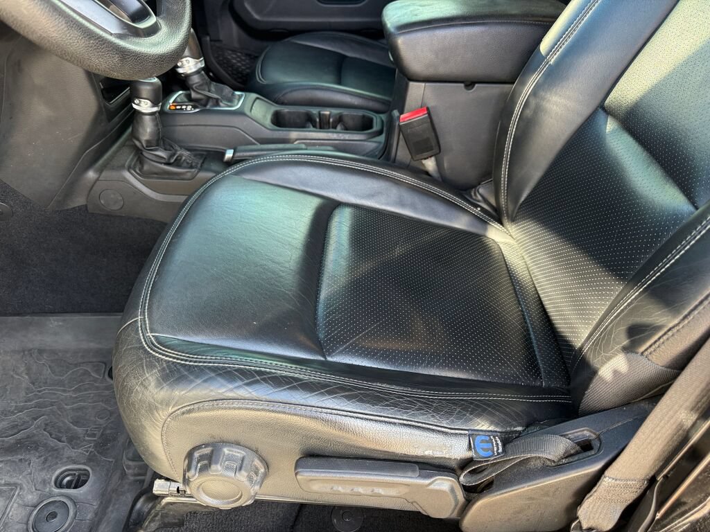 Used 2022 Jeep Wrangler Unlimited Sport AWD/4WD image 19