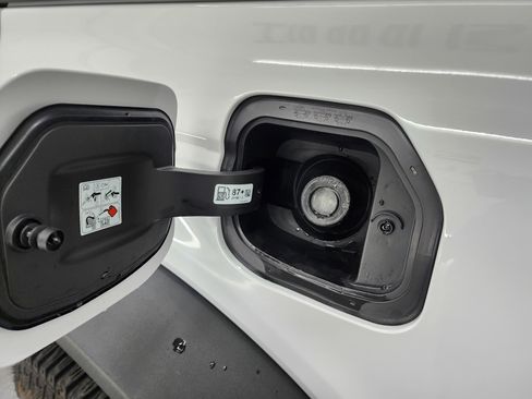 Used 2023 Ford Bronco Badlands w/ Sasquatch Package image 34