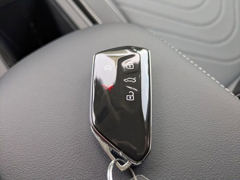 New 2026 Volkswagen Tiguan SE AWD/4WD image 28