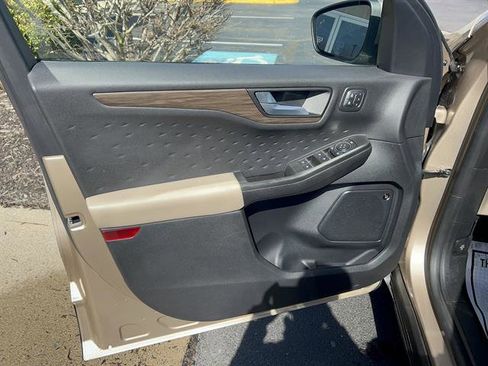 Used 2020 Ford Escape Titanium w/ Titanium Premium Package 2.0 image 10