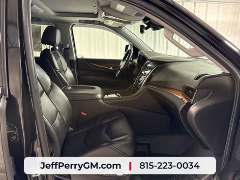Used 2020 Cadillac Escalade Premium Luxury AWD/4WD image 23