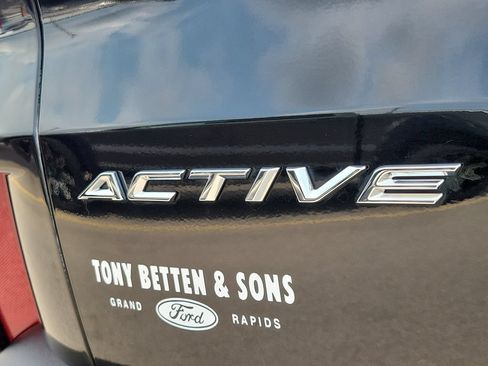 Used 2023 Ford Escape Active w/ Tech Pack #2 AWD/4WD image 7