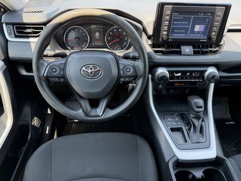 Used 2021 Toyota RAV4 LE FWD image 11