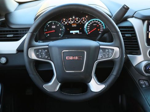 Used 2017 GMC Yukon SLT w/ Open Road Package image 11