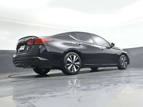 Used 2022 Nissan Altima 2.5 SV FWD image 34