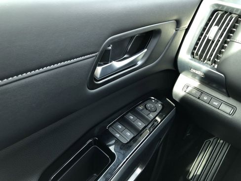 New 2025 Nissan Pathfinder SL image 34