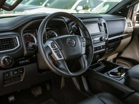 Used 2019 Nissan Titan SL w/ Midnight Edition AWD/4WD image 10