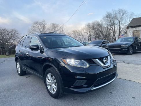 Used 2015 Nissan Rogue SV w/ SV Premium Package image 3