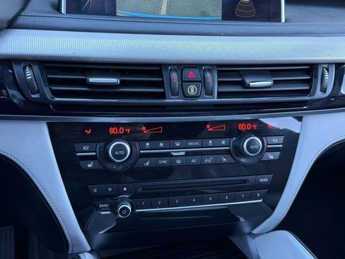 Used 2016 BMW X5 M image 26