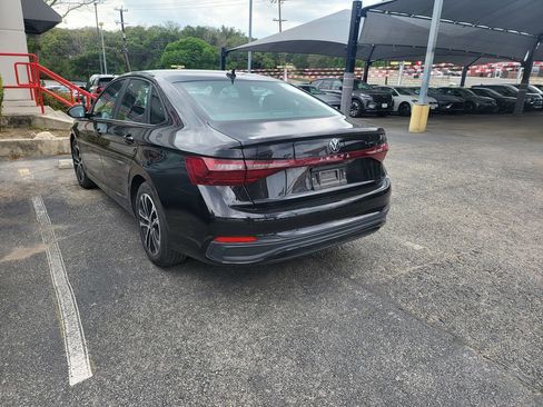 Used 2025 Volkswagen Jetta Sport image 6