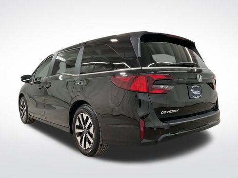 Certified 2026 Honda Odyssey EX-L image 2