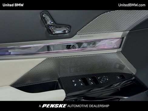 Used 2024 BMW 760i xDrive AWD/4WD image 3