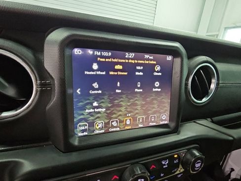 Used 2022 Jeep Wrangler Unlimited Sahara w/ Cold Weather Group AWD/4WD image 19