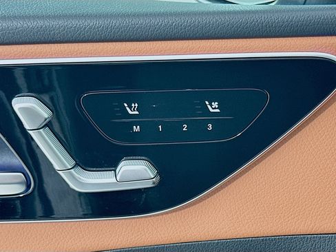 Used 2025 Mercedes-Benz C 300 Sedan image 22