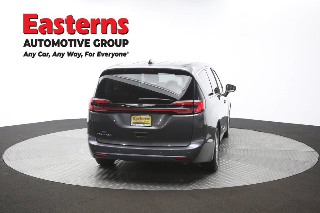 Used 2023 Chrysler Pacifica Touring-L FWD image 41