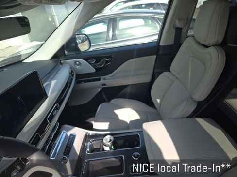 Used 2025 Lincoln Aviator Reserve w/ Equipment Group 201A image 11